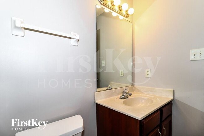 Building Photo - 8716 Macon Rd