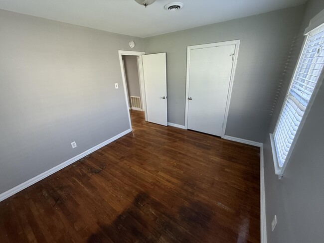 Building Photo - 2023 Clays Mill Rd