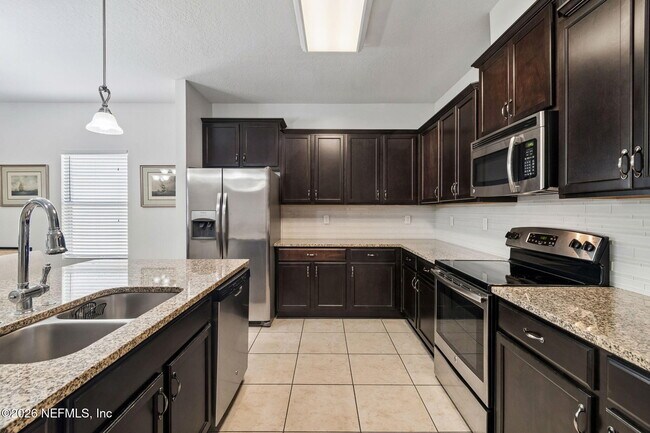 Building Photo - 206 Mission Cove Cir