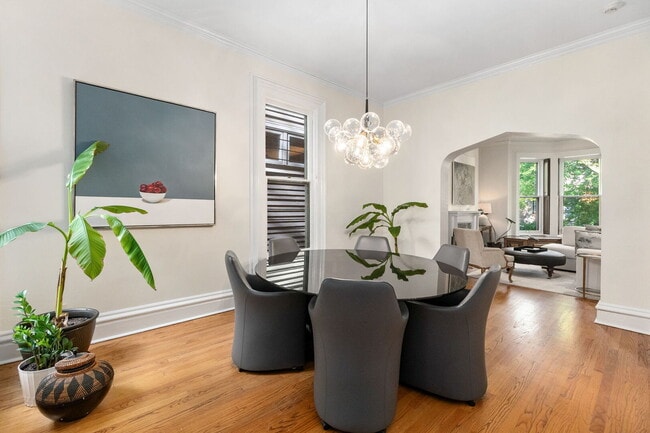 Building Photo - 2112 N Dayton St