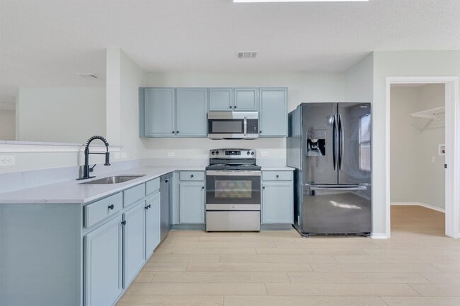 Building Photo - 131 Sandlewood Dr