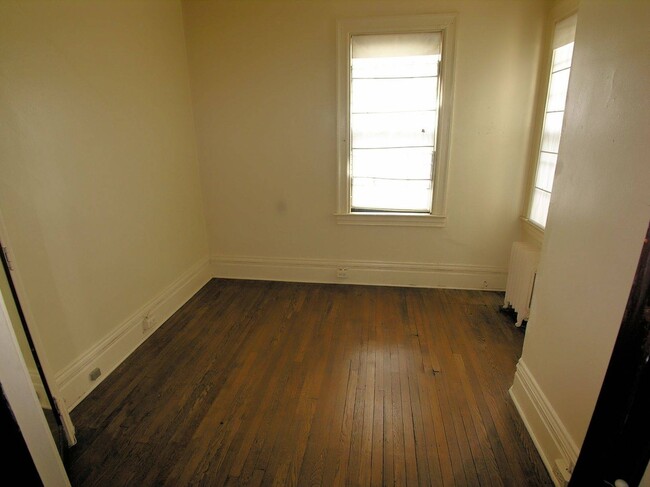 Bedroom - Lionhead