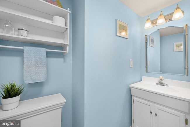 Building Photo - 535 Colecroft Ct