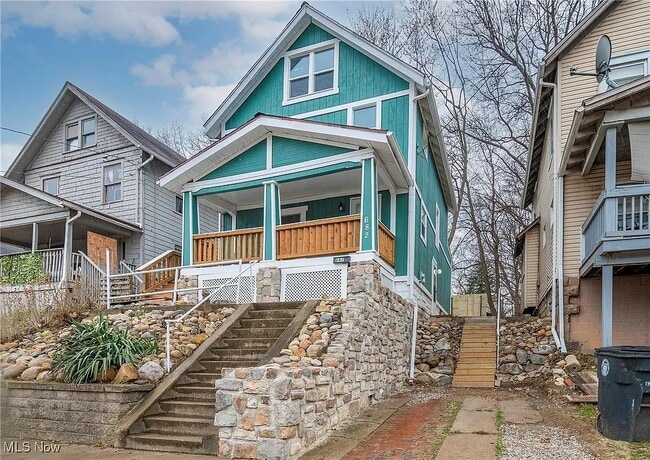 Building Photo - 682 Brown St