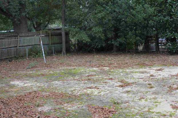 Building Photo - 9 Gentian Dr