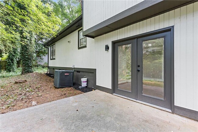 Building Photo - 353 Old Rosser Rd