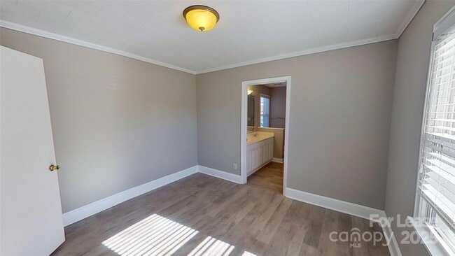 Building Photo - 3740 Pleasant Plains Rd