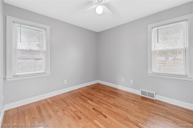 Building Photo - 1524 Cicotte Ave