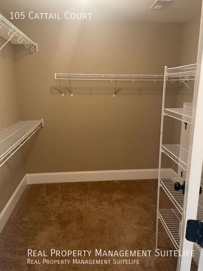 Building Photo - 105 Cattail Ct