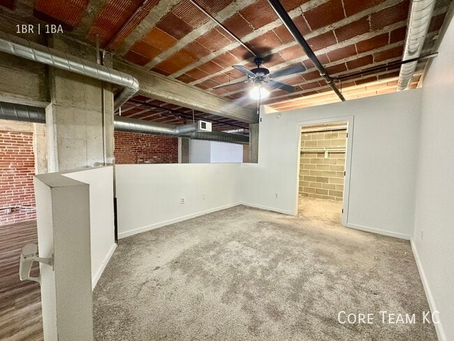 Building Photo - 204 Walnut St