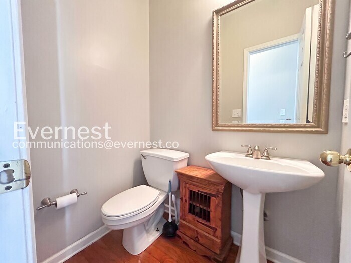 Building Photo - 2545 Waterstone Way