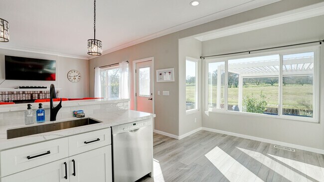 Building Photo - 9520 Wellington Cir