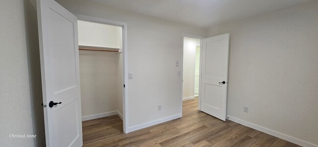 Building Photo - Updated 3 bedroom with a bonus room