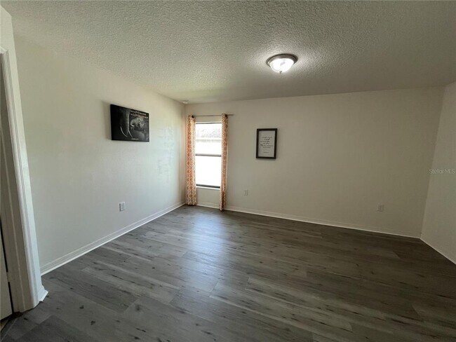 Building Photo - 2121 Hibiscus Pl