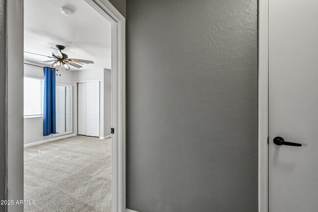 Building Photo - 12021 W Columbine Dr