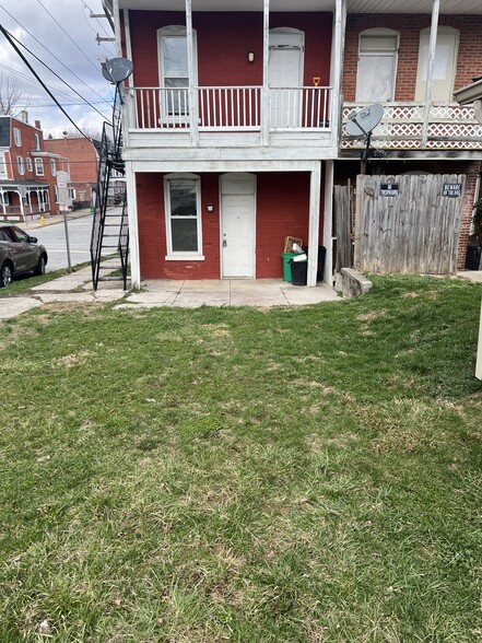 Backyard - 158 W Jackson St