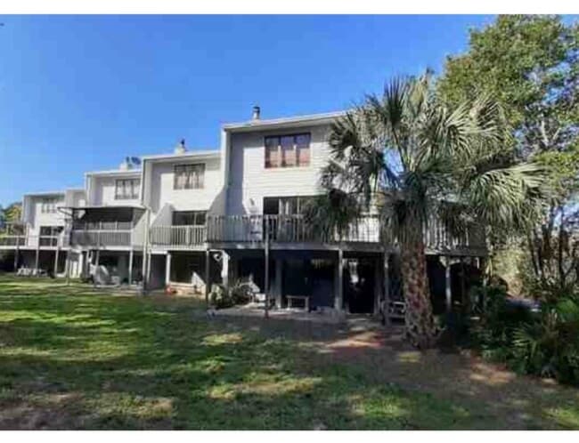 Building Photo - 9330 W Fort Island Trl