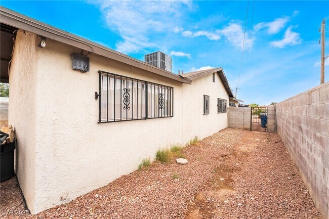 Building Photo - 1733 Michael Way