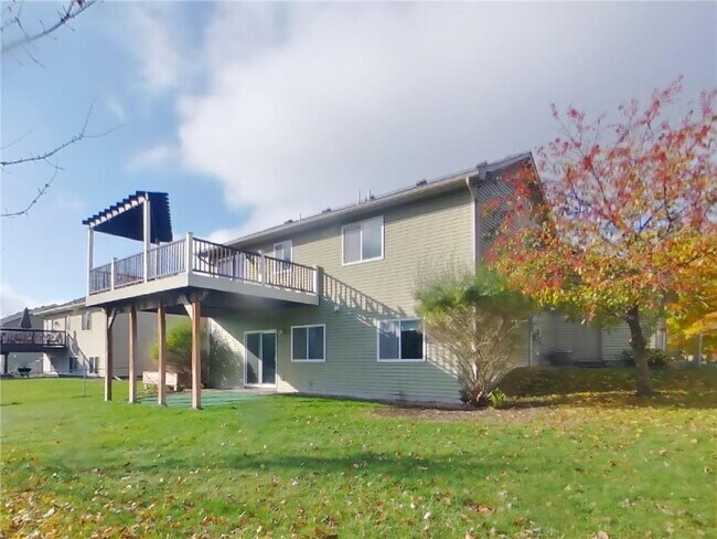 Building Photo - 7326 Lander Ave NE