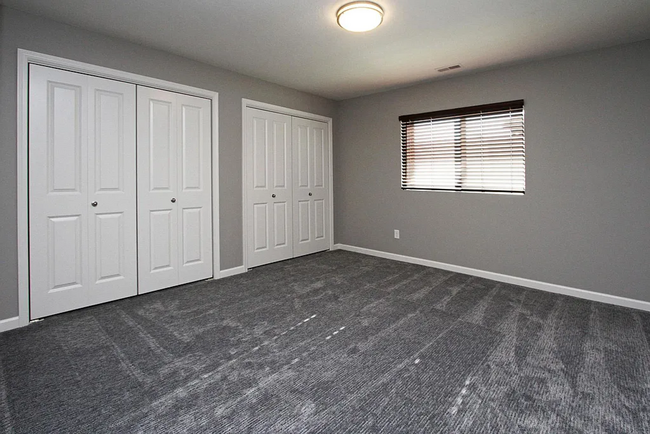 Building Photo - 5 Bedroom and 3 Bathroom House available J...