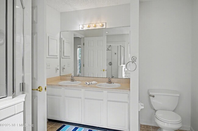 Building Photo - 1290 Ardmore St