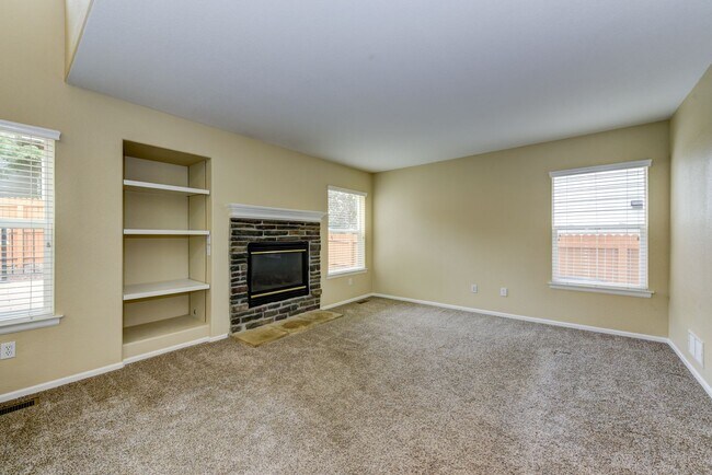 Building Photo - Beautifully Updated 3-Bed Home in Arapahoe...