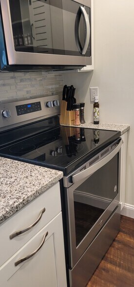 Building Photo - 1830 Robalo Dr