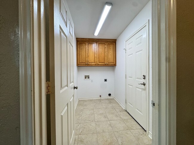 Building Photo - 11281 Grand Slam Dr