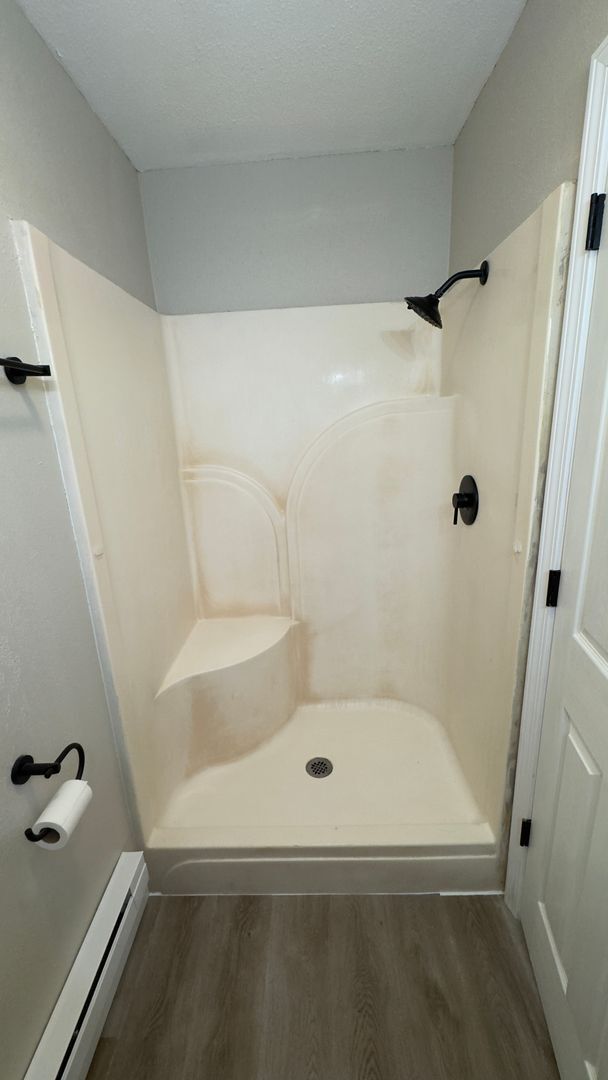 Building Photo - One Bedroom Apt - Long Term Rental - Just Fully Remodeled!