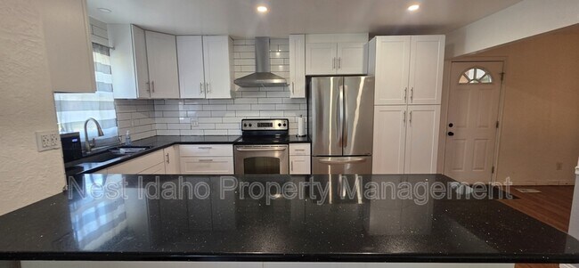 Building Photo - 2713 Dill Dr