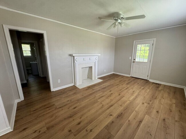 Building Photo - 245 Beechwood Cir