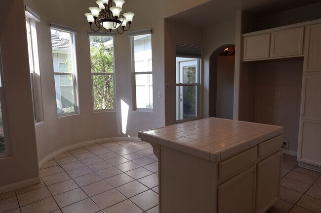 Building Photo - Beautiful home with paid Solar in Seven Oaks!