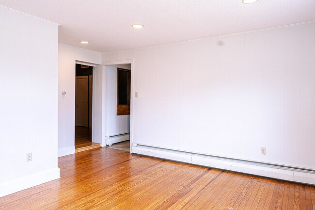 Building Photo - 41 Potter St