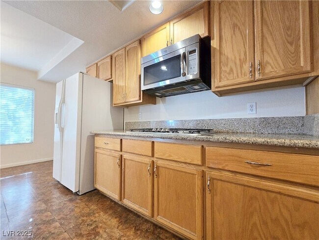Building Photo - 3697 Ferndale Cove Dr