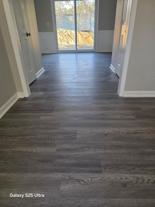 Building Photo - 900 Indian Lake Dr NW