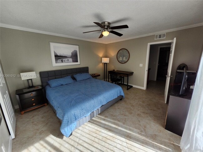Building Photo - 1460 Augusta Cir