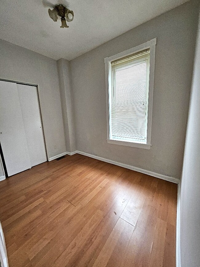 Building Photo - 130 N 53rd St