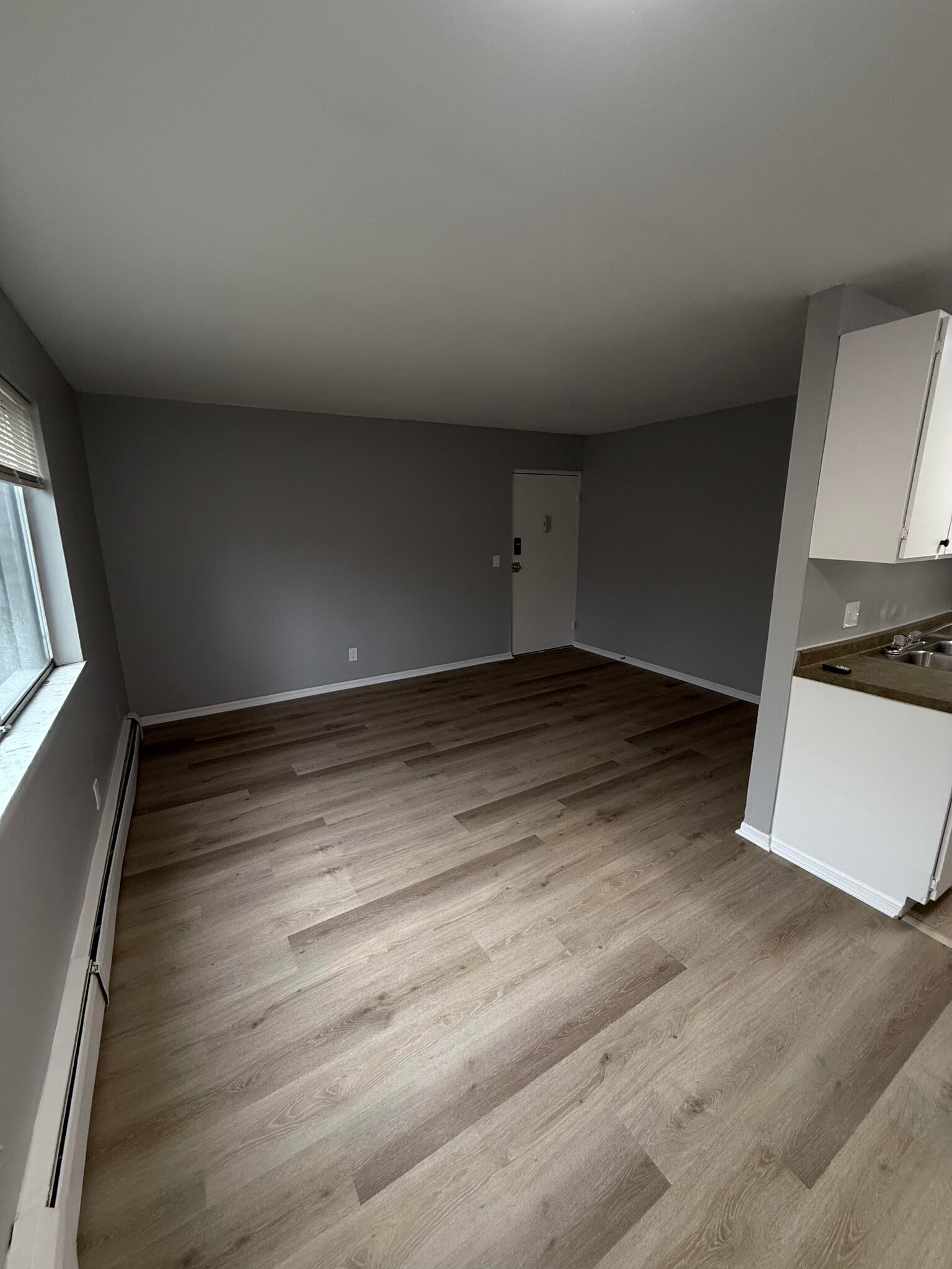 Building Photo - Lincoln Woods Flats