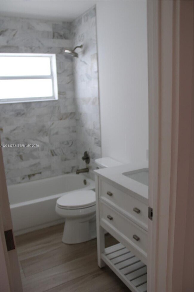 Building Photo - 3827 SW 88th Ct
