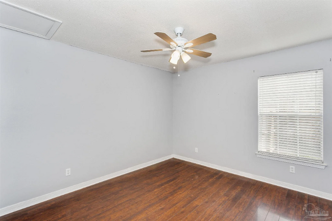 Building Photo - 4917 Alvin Dr