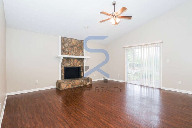 Building Photo - A Peaceful Woodland Retreat – 3BR/2BA Home in Jonesboro