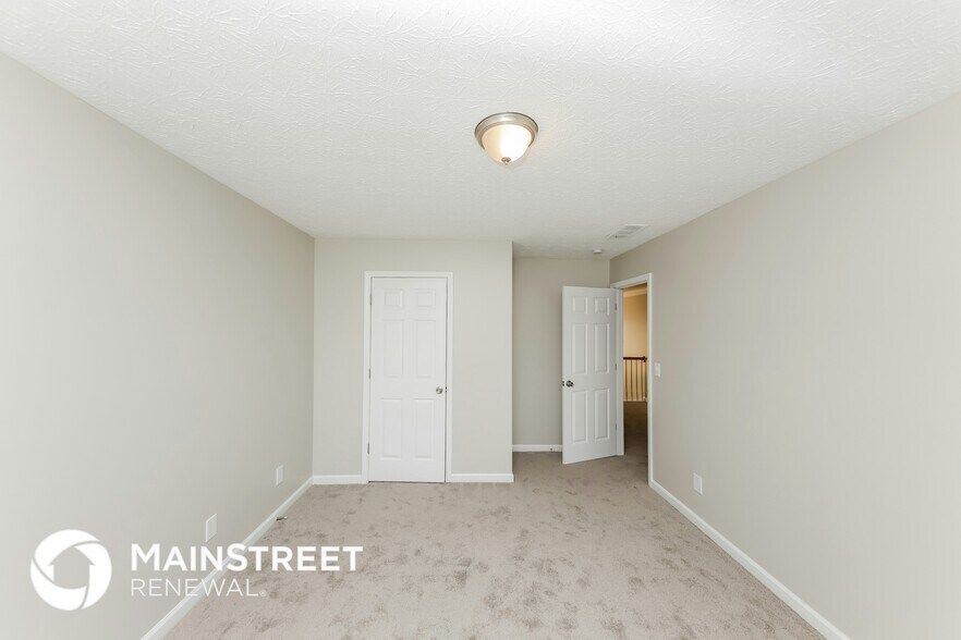 Building Photo - 3020 New Haven Ln