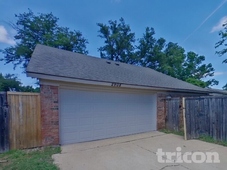 Building Photo - 2908 Lemmontree Ln