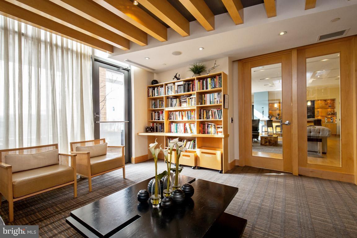 Building Photo - 475 K St NW