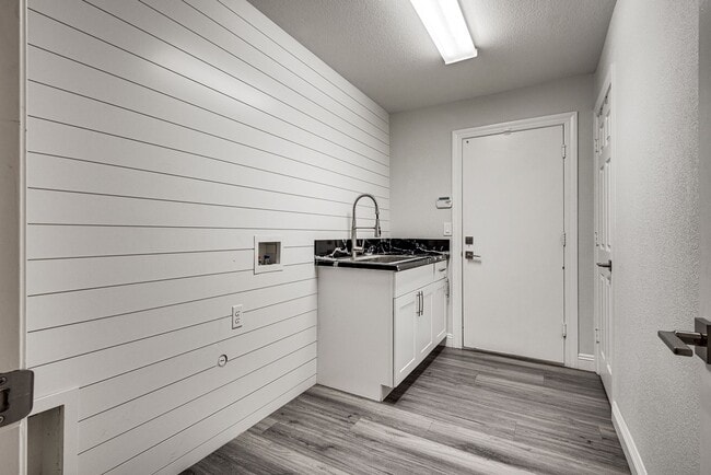 Building Photo - Spacious Family Home with Pool & 3-Car Garage in the Heart of North Las Vegas