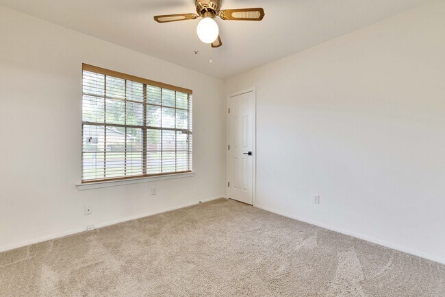 Building Photo - 5403 Porsche Ln