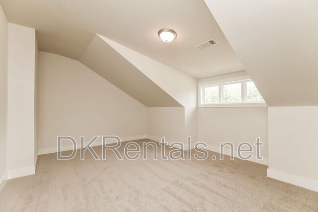 Building Photo - 140 Stewart Glen Dr