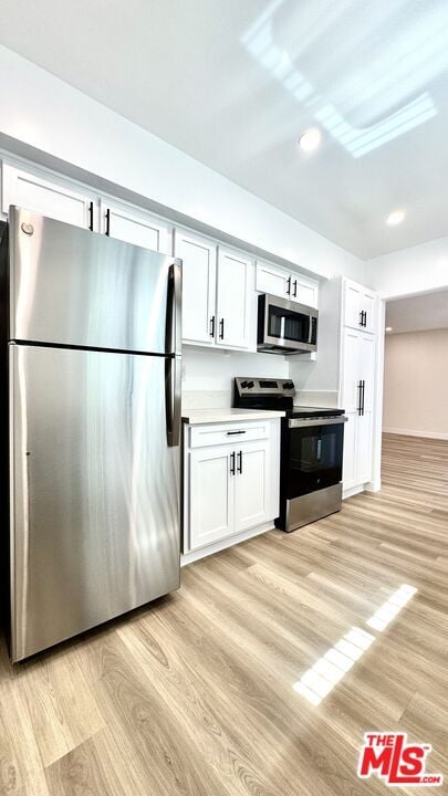 Building Photo - 414 N Palm Dr