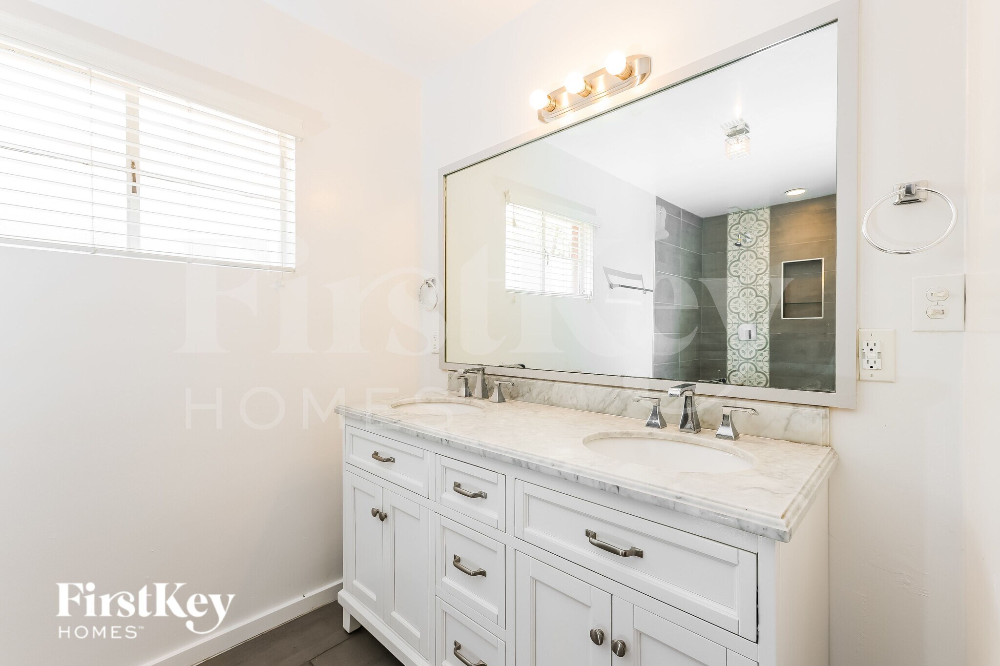 Building Photo - 2025 West Campbell Ave