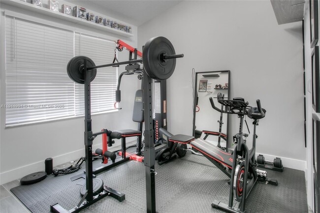 Building Photo - 11611 SW 10th Ct